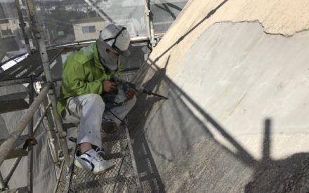 外壁補修、外壁塗装、遮熱防水リフォーム工事の始まりです。（沖縄県西原町）