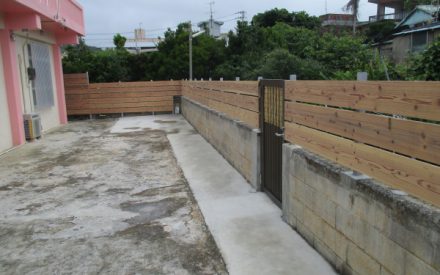 木フェンス、外構工事（沖縄県南城市）　